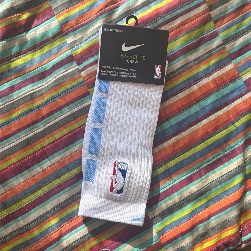 Nike Elite Crew Basketball Socks - White and Light Blue - Picture 3 of 10